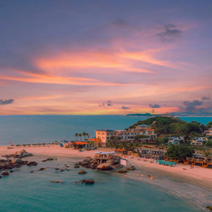 欧美大屌操骚逼
